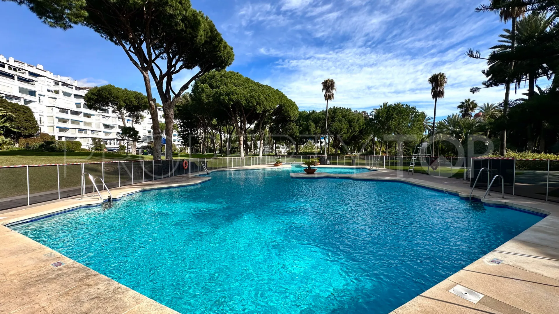 For sale apartment in Playas del Duque