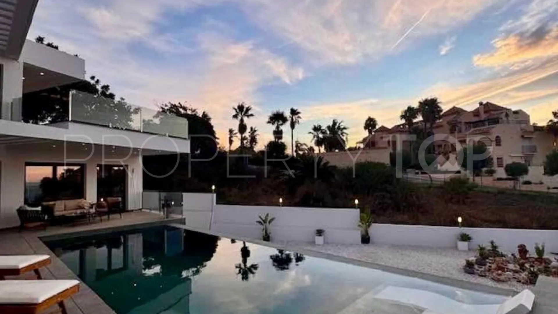 Villa con 5 dormitorios a la venta en Mijas Costa