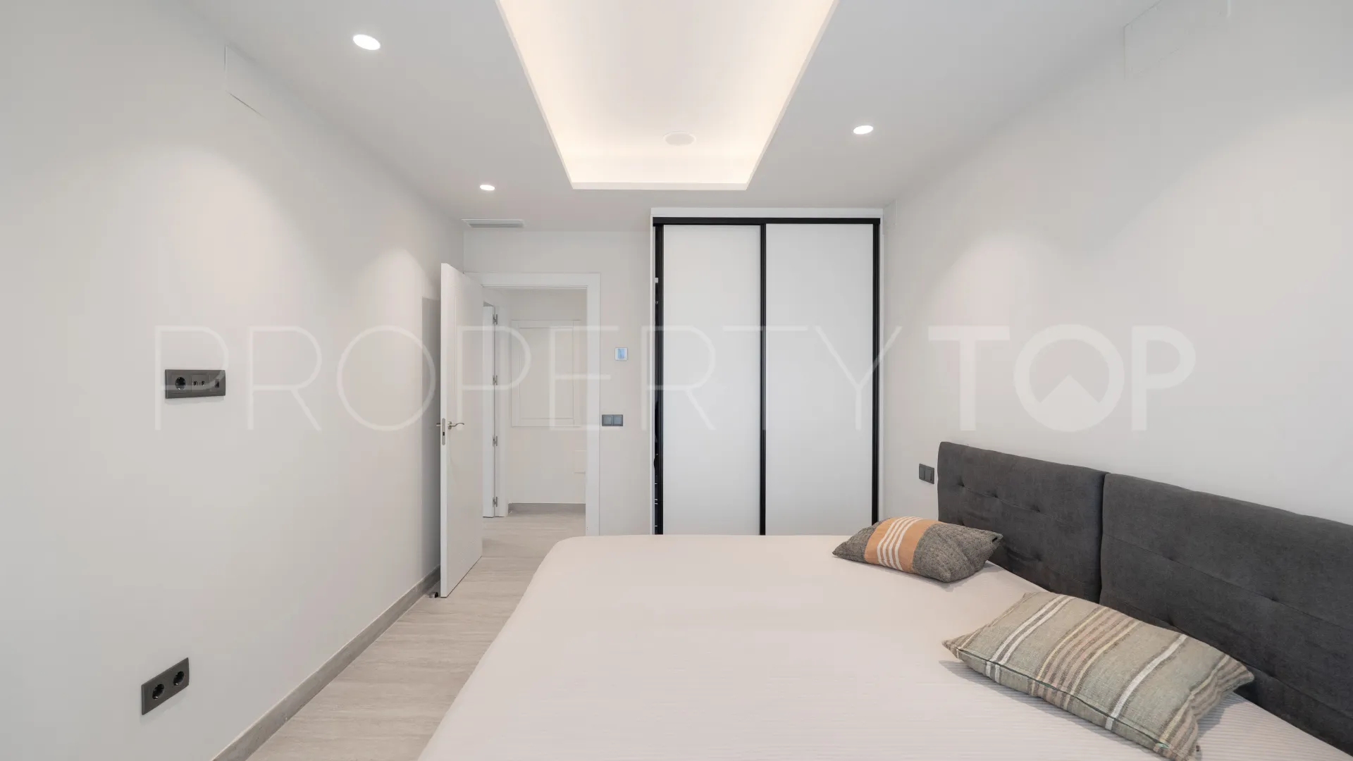 Villa con 5 dormitorios a la venta en Mijas Costa