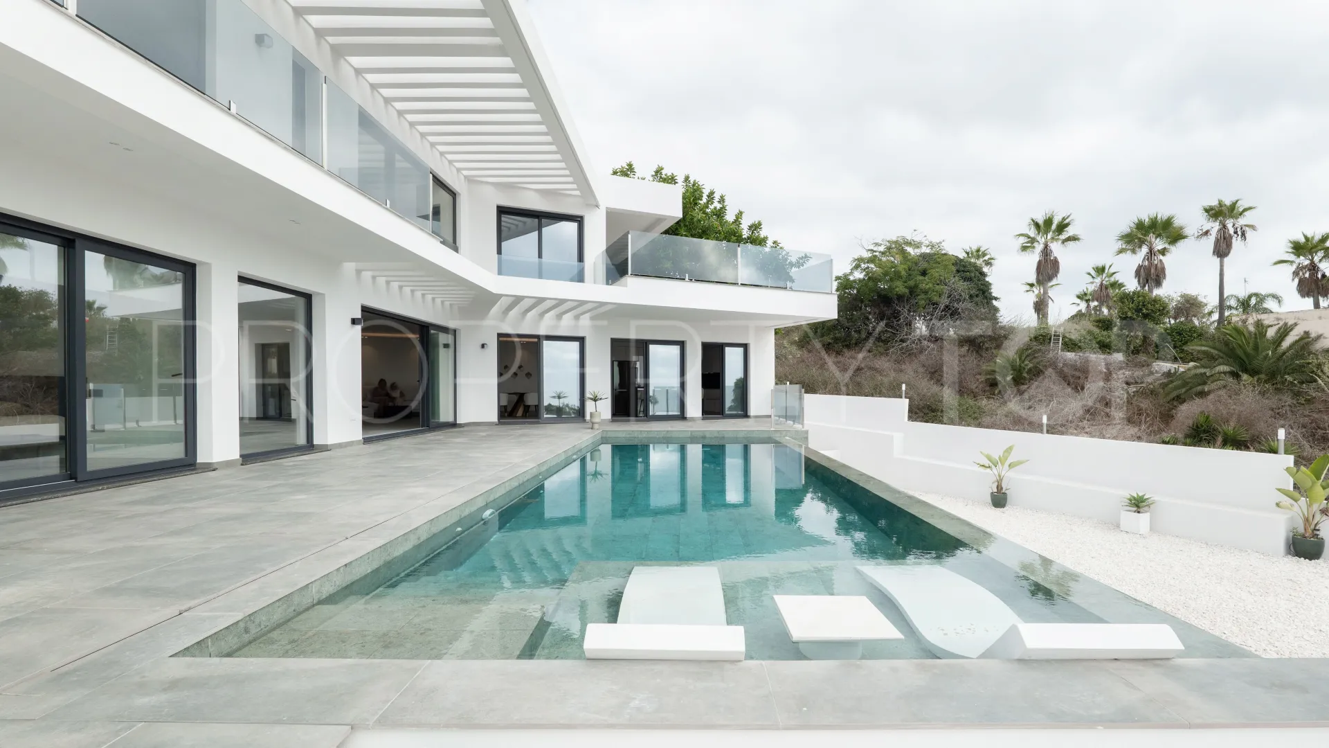 Villa con 5 dormitorios a la venta en Mijas Costa
