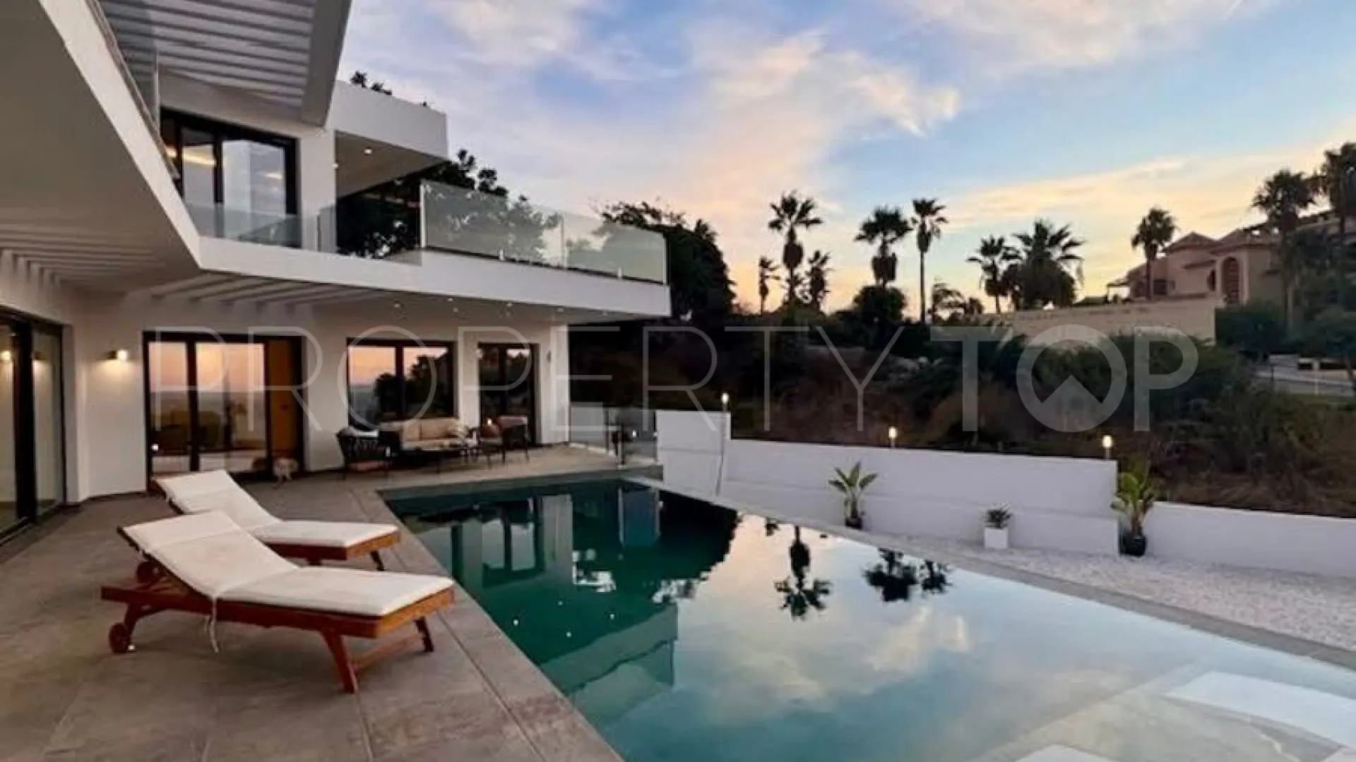 Villa con 5 dormitorios a la venta en Mijas Costa