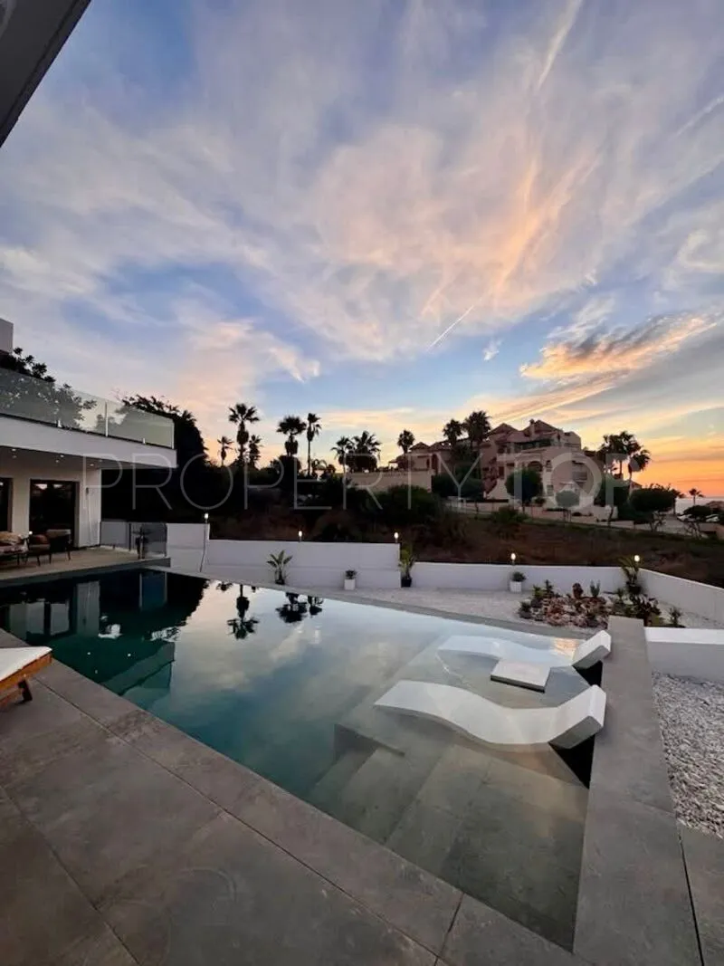 Villa con 5 dormitorios a la venta en Mijas Costa