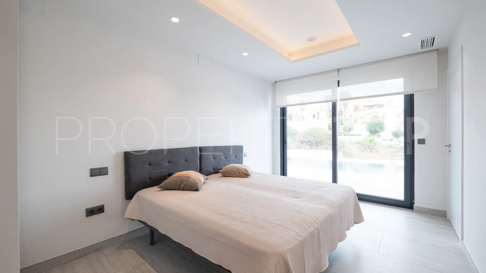 Villa con 5 dormitorios a la venta en Mijas Costa