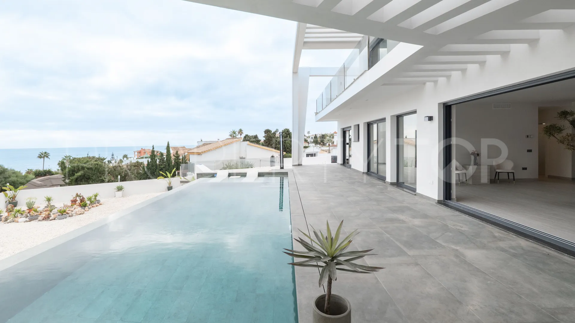 Villa con 5 dormitorios a la venta en Mijas Costa