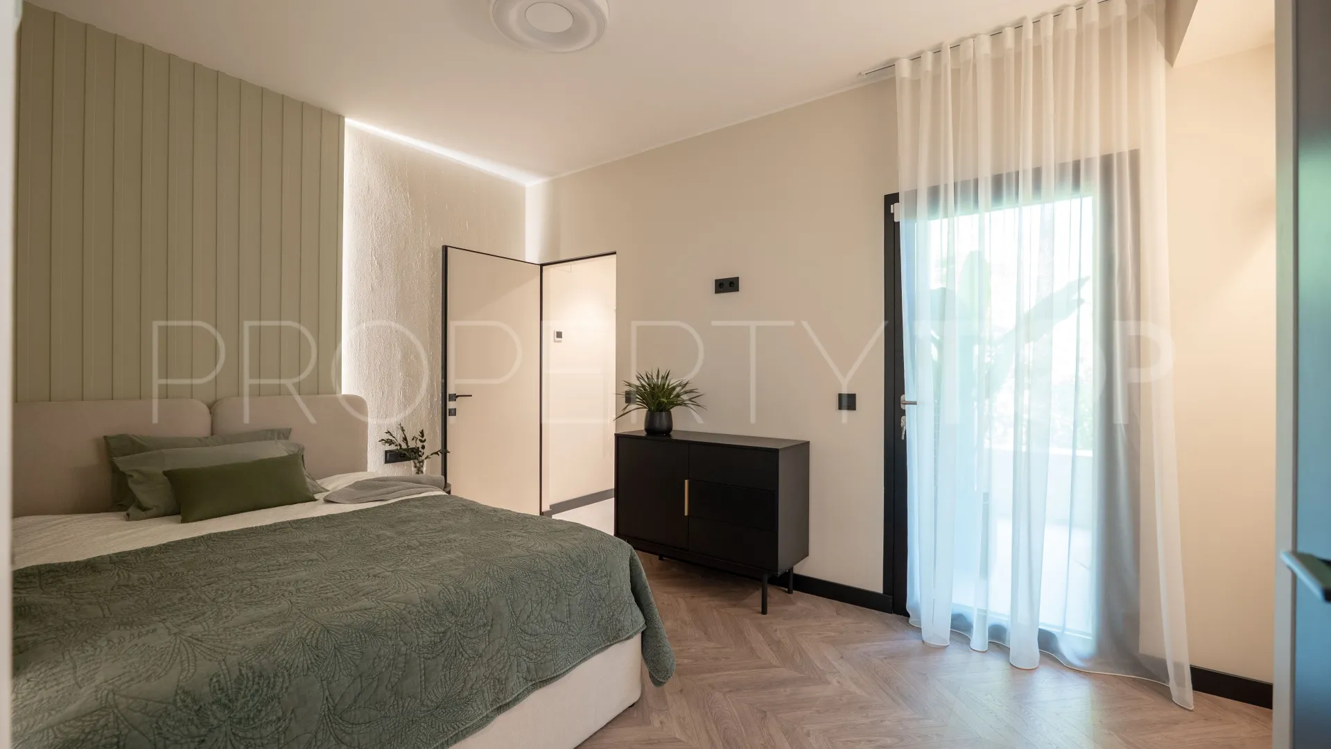 Apartamento planta baja en venta en Los Capanes del Golf de 4 dormitorios