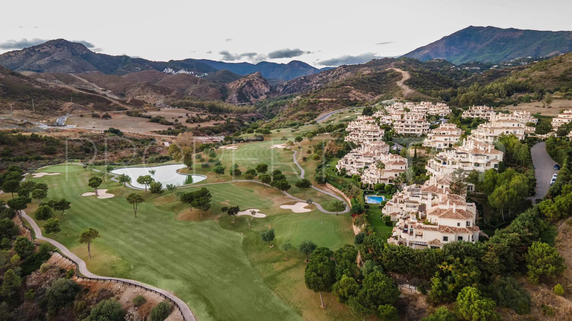 Apartamento planta baja en venta en Los Capanes del Golf de 4 dormitorios