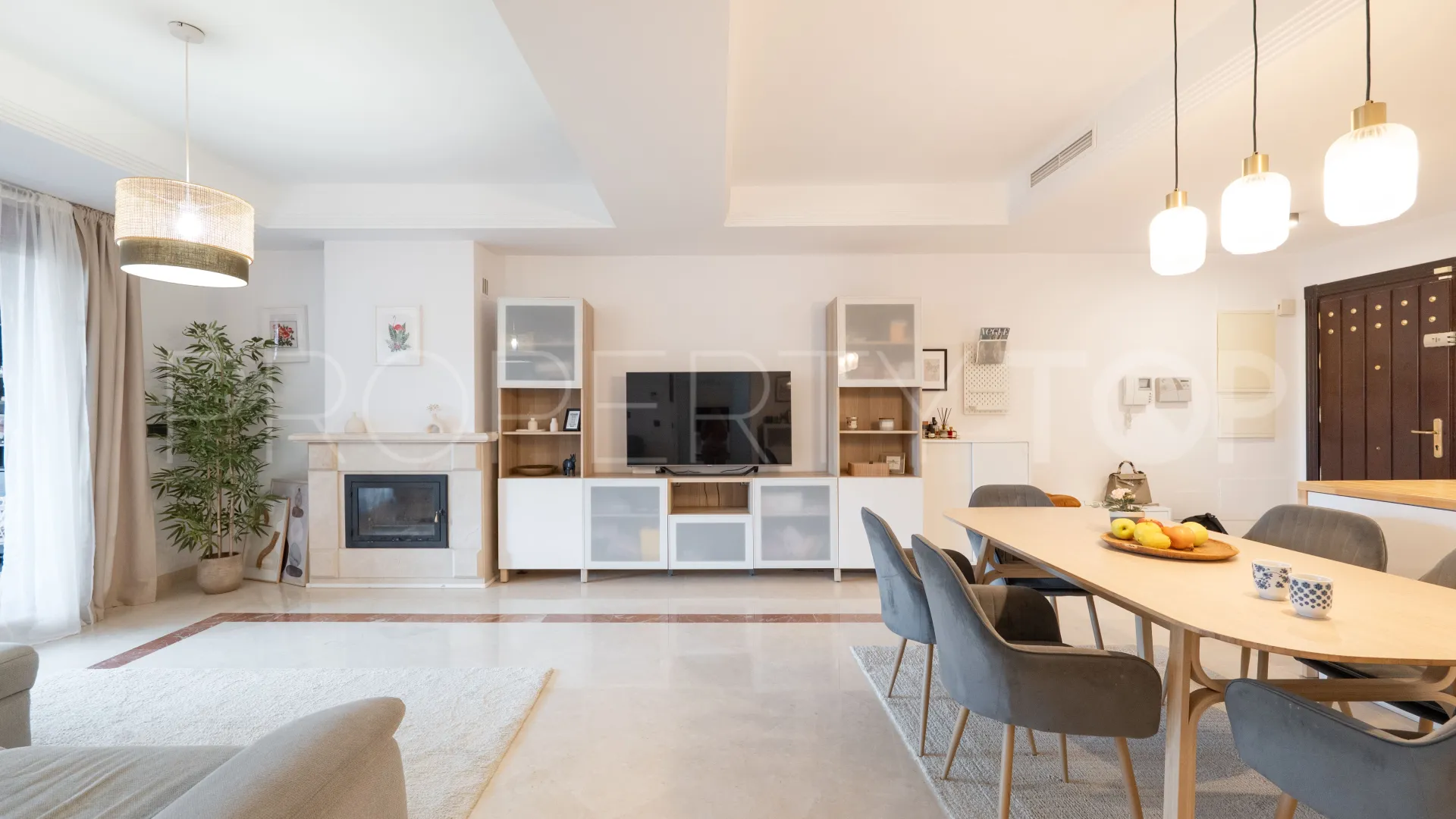 Buy ground floor apartment in La Mairena with 2 bedrooms