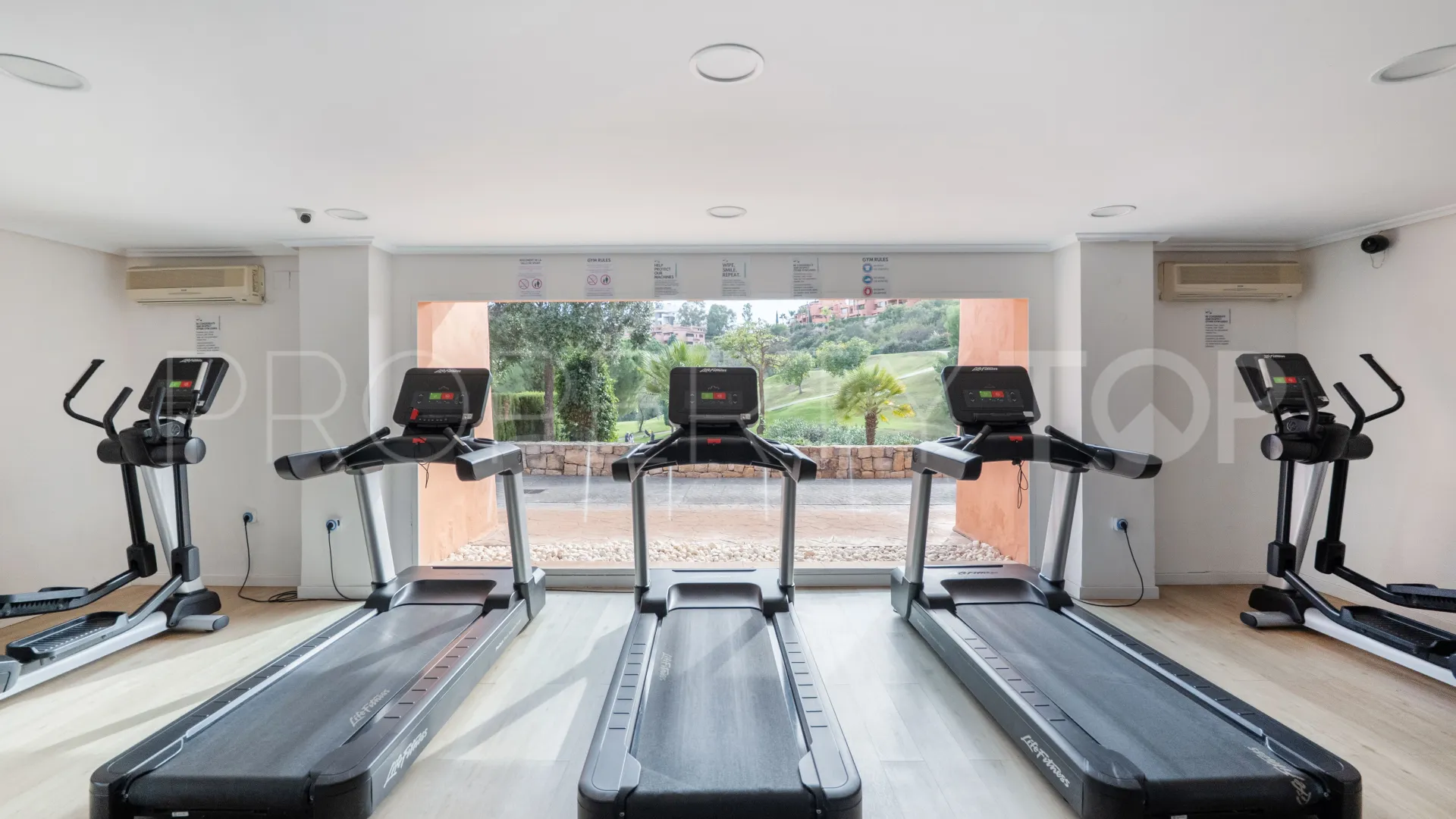 Buy ground floor apartment in La Mairena with 2 bedrooms