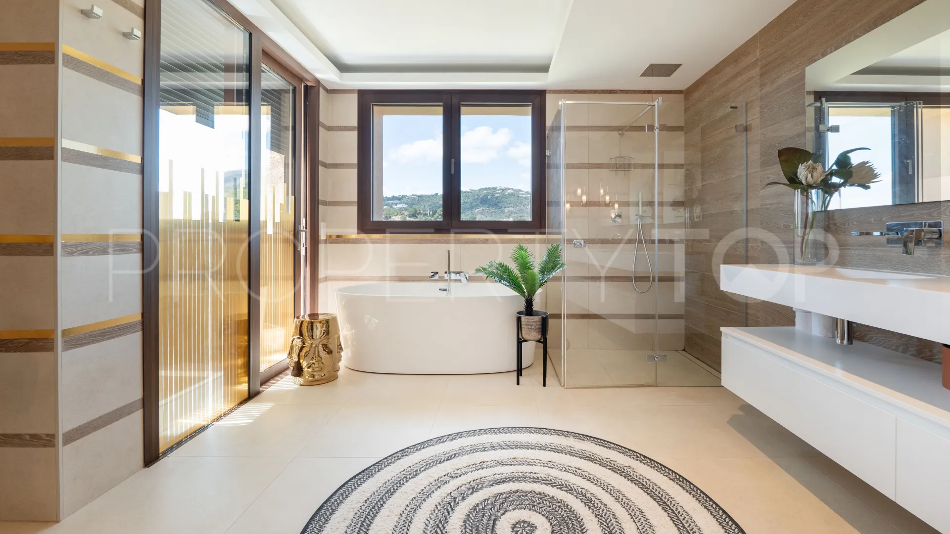 Apartment for sale in Real de La Quinta with 4 bedrooms