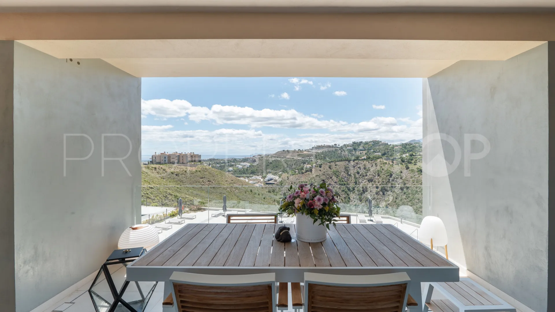 Apartment for sale in Real de La Quinta with 4 bedrooms