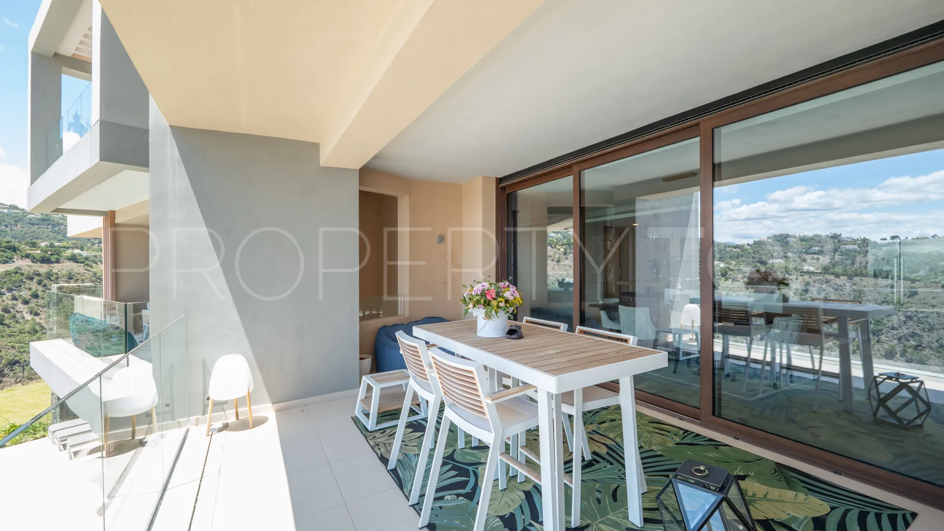 Apartment for sale in Real de La Quinta with 4 bedrooms