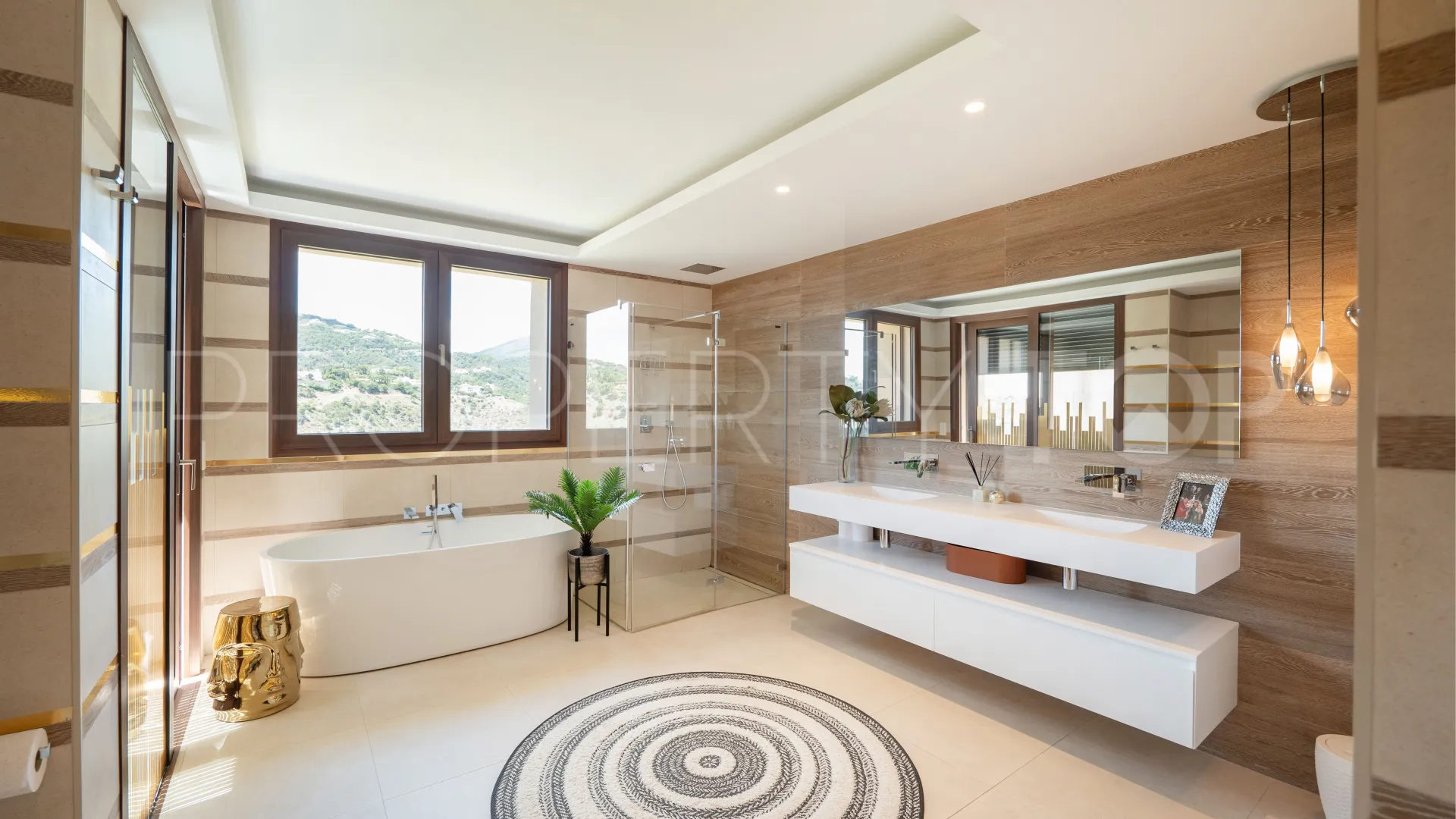 Apartment for sale in Real de La Quinta with 4 bedrooms