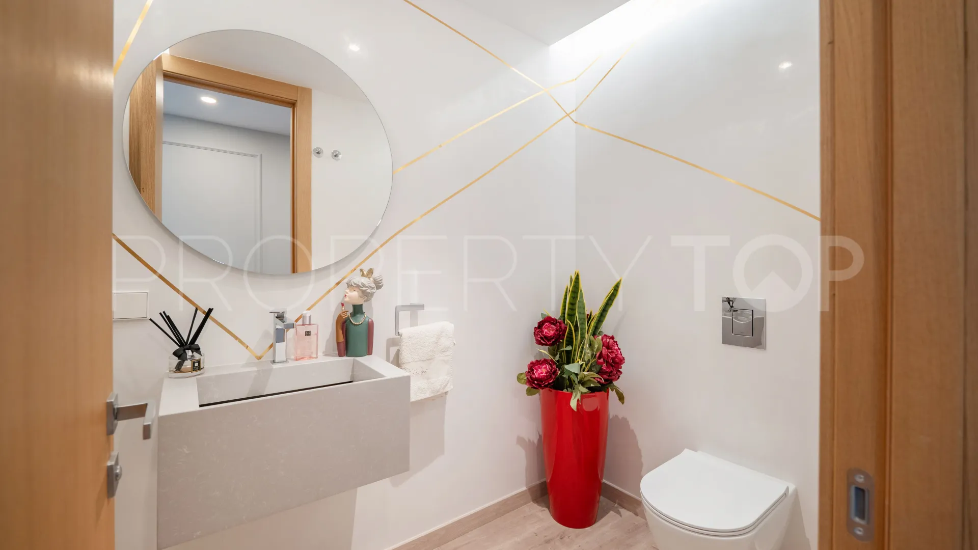 Apartment for sale in Real de La Quinta with 4 bedrooms