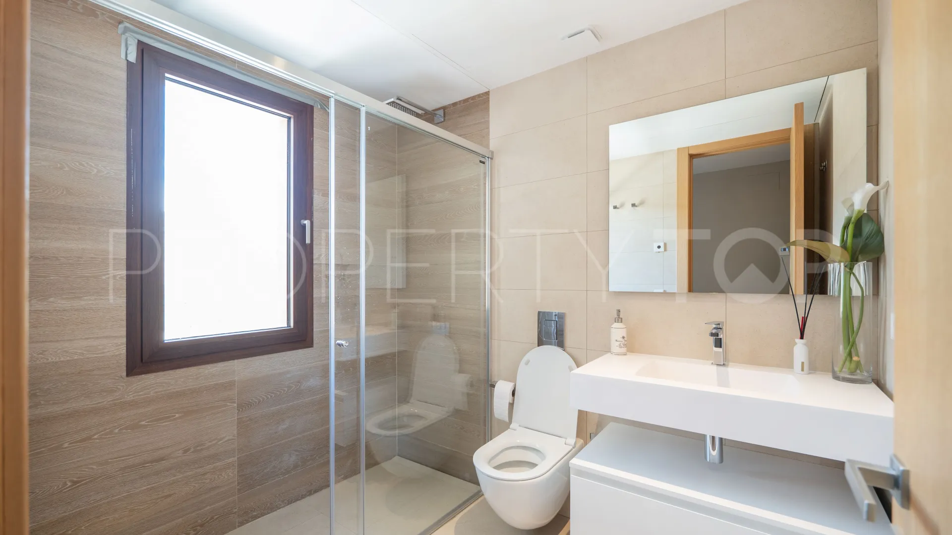 Apartment for sale in Real de La Quinta with 4 bedrooms