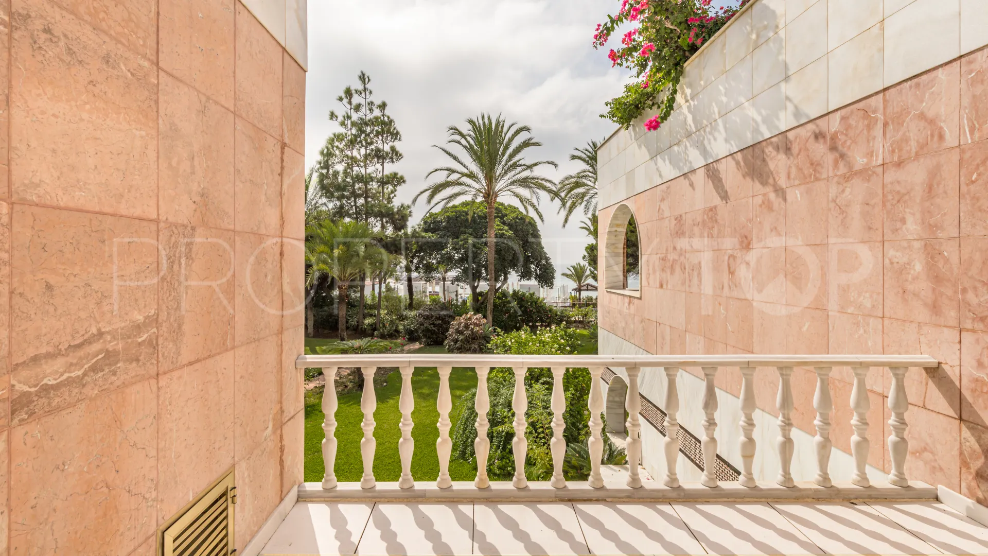 3 bedrooms apartment in Gray D'Albion for sale