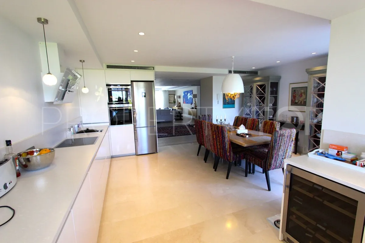 Penthouse for sale in Marbella - Puerto Banus with 3 bedrooms