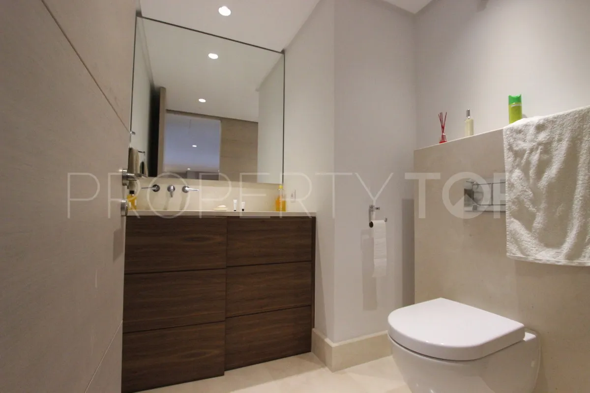 Penthouse for sale in Marbella - Puerto Banus with 3 bedrooms