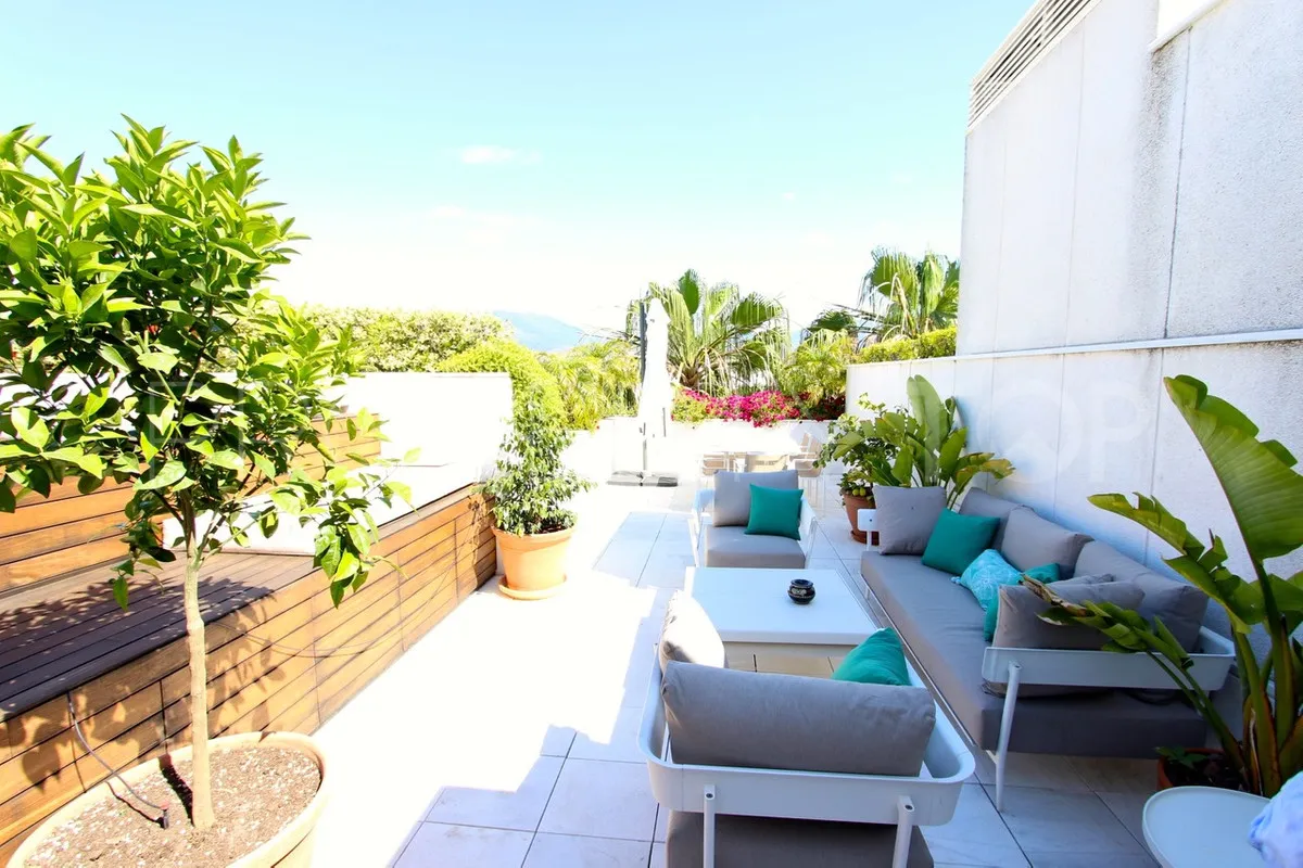 Penthouse for sale in Marbella - Puerto Banus with 3 bedrooms