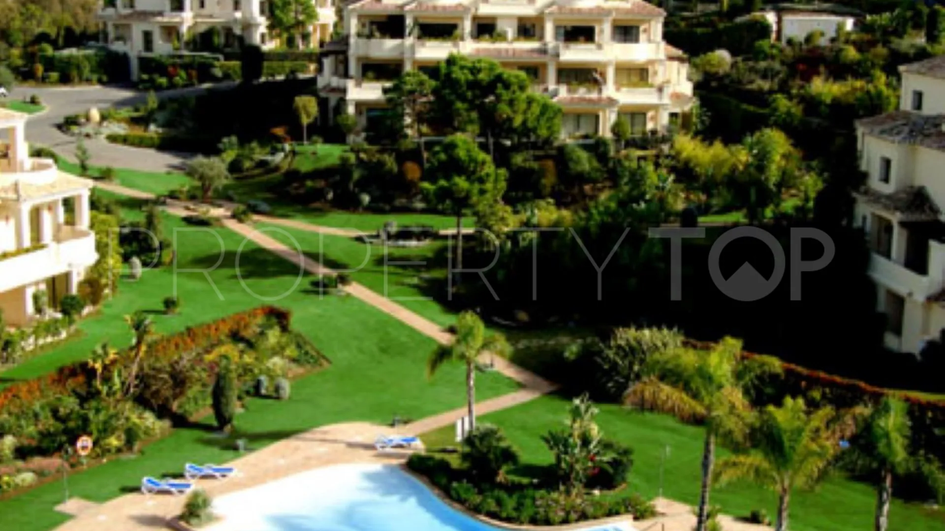 Benahavis, apartamento planta baja de 2 dormitorios en venta