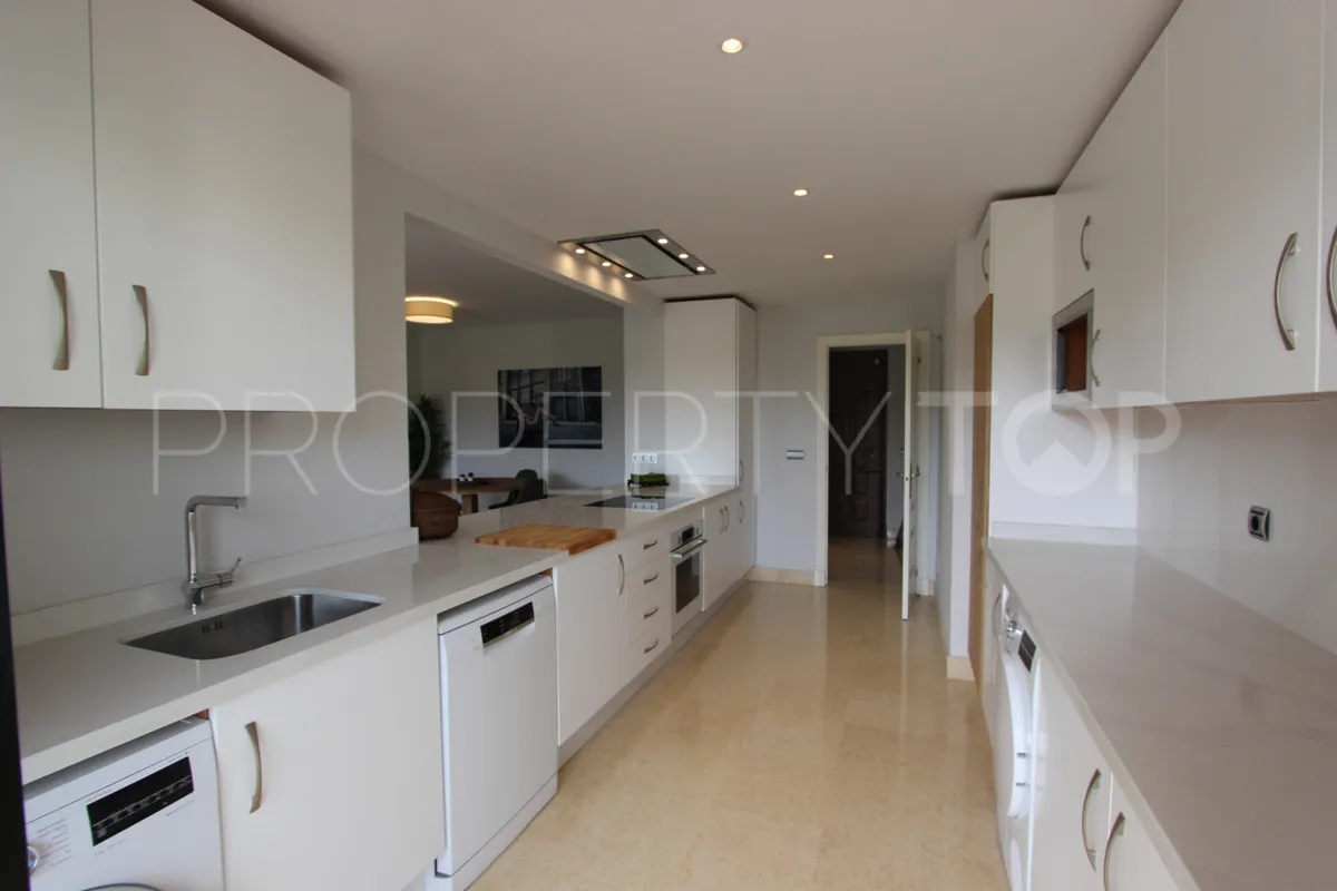 Benahavis, apartamento planta baja de 2 dormitorios en venta