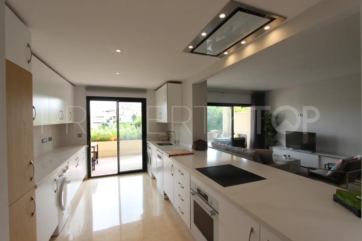 Benahavis, apartamento planta baja de 2 dormitorios en venta