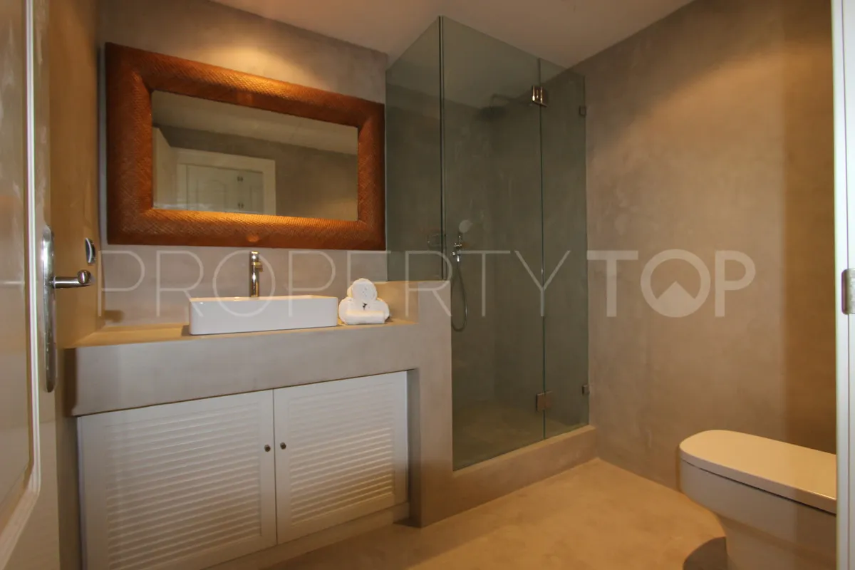 Benahavis, apartamento planta baja de 2 dormitorios en venta