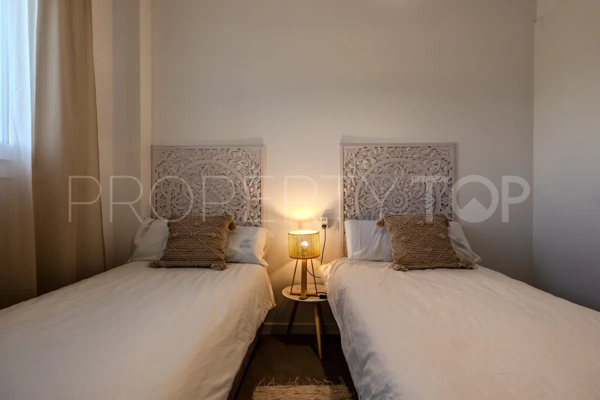 Apartamento planta baja a la venta con 3 dormitorios en Estepona