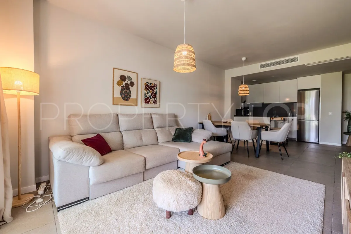Apartamento planta baja a la venta con 3 dormitorios en Estepona