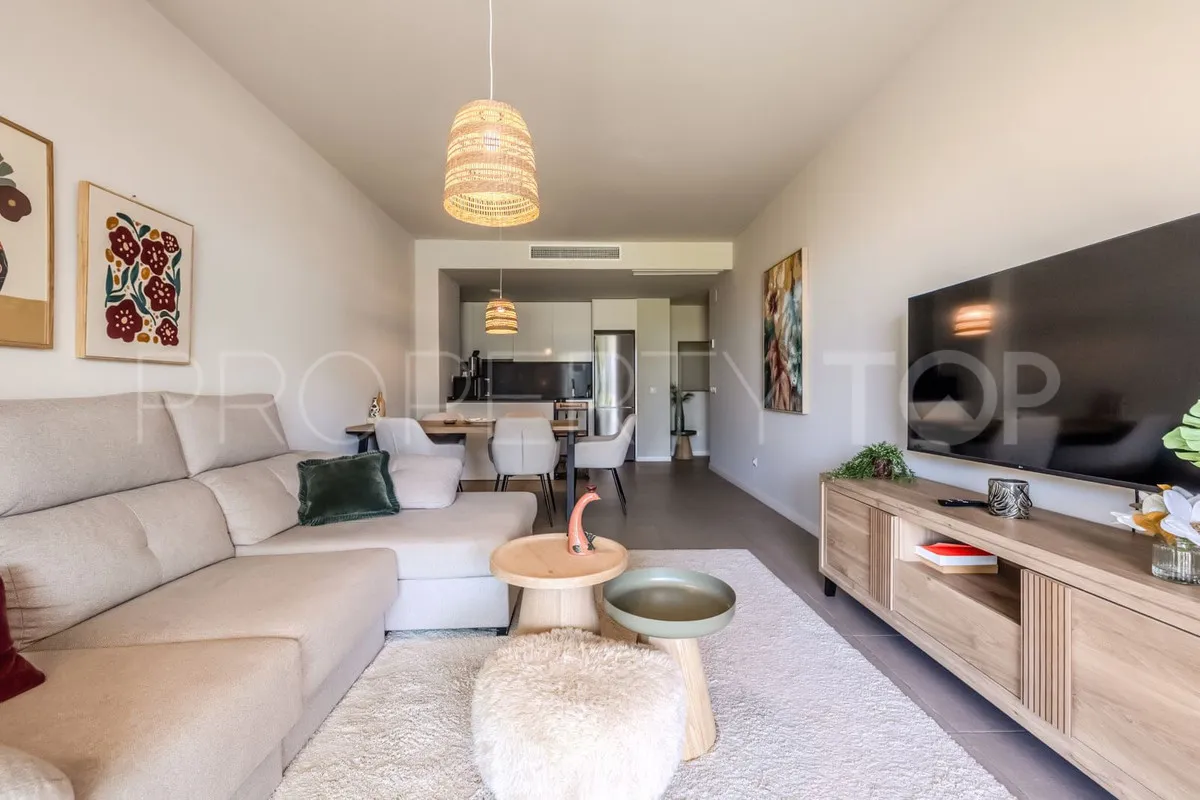 Apartamento planta baja a la venta con 3 dormitorios en Estepona