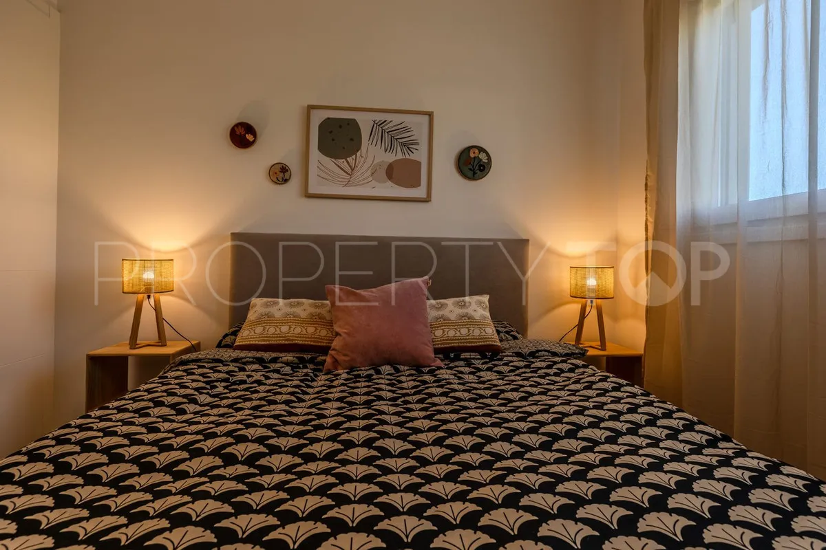 Apartamento planta baja a la venta con 3 dormitorios en Estepona