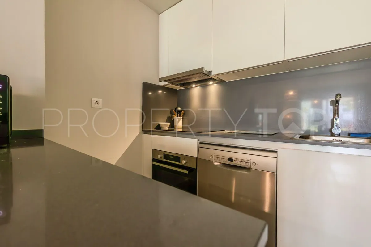 Apartamento planta baja a la venta con 3 dormitorios en Estepona