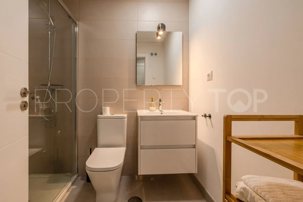 Apartamento planta baja a la venta con 3 dormitorios en Estepona