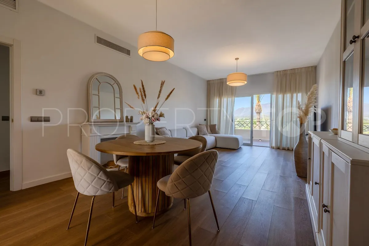 2 bedrooms penthouse in Benahavis for sale