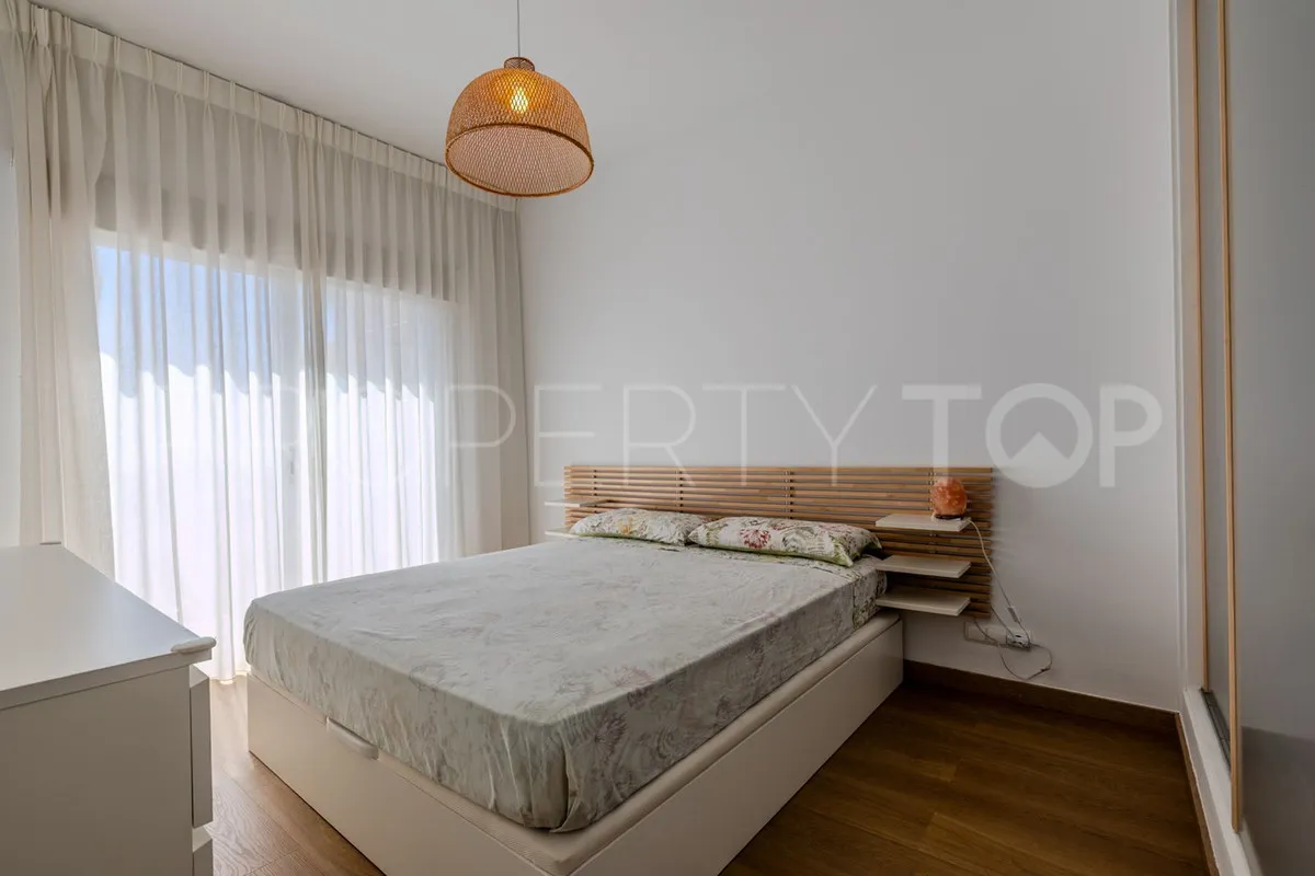 2 bedrooms penthouse in Benahavis for sale