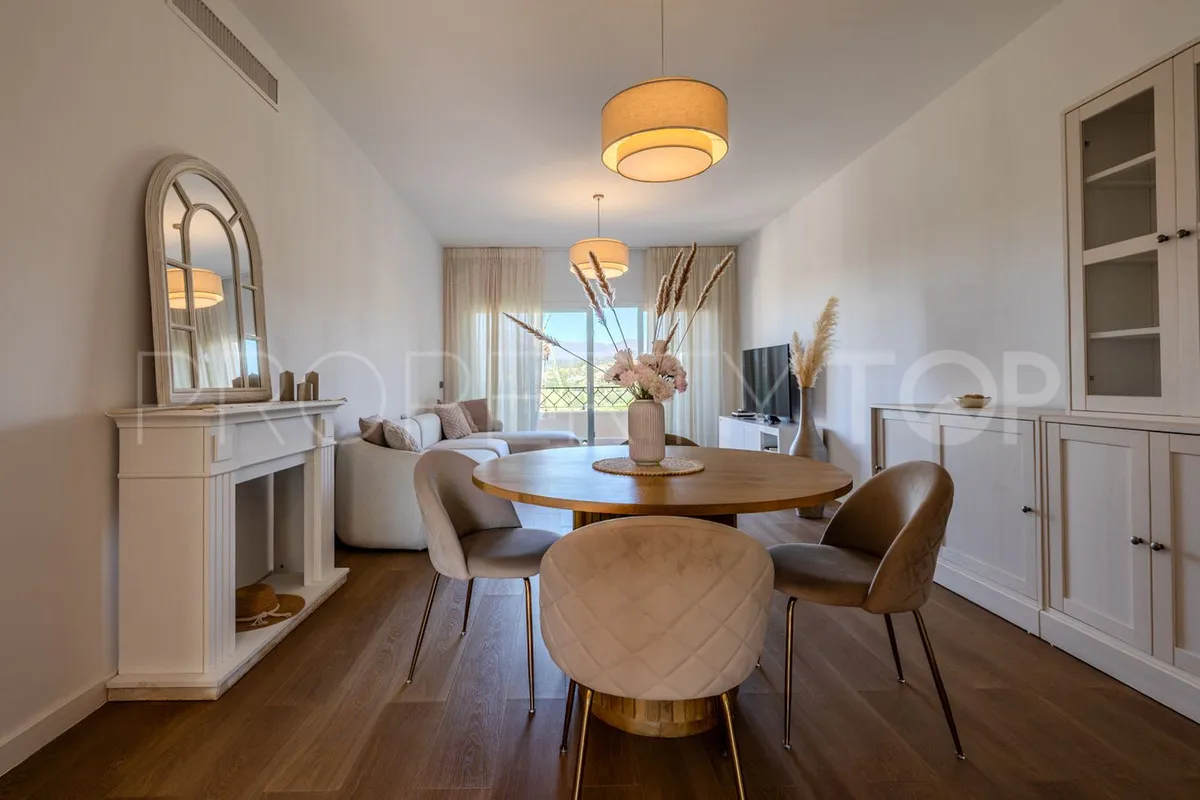 2 bedrooms penthouse in Benahavis for sale