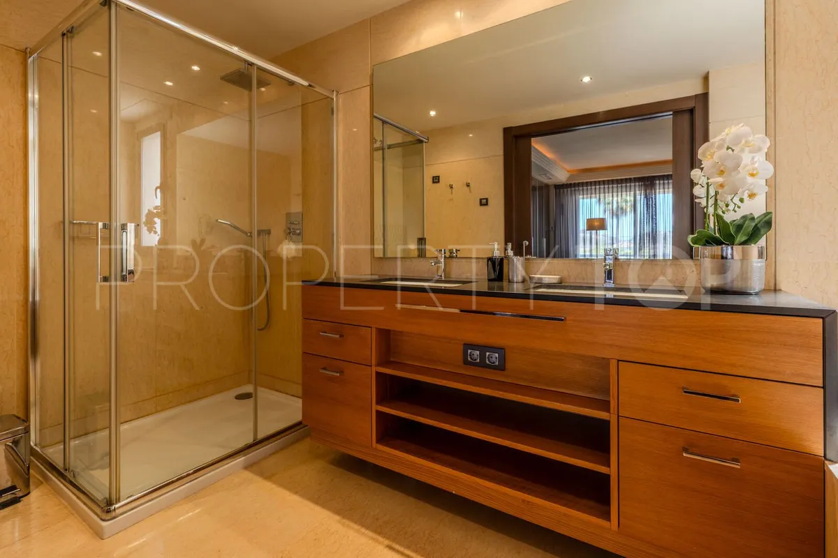 For sale Benahavis 3 bedrooms ground floor apartment