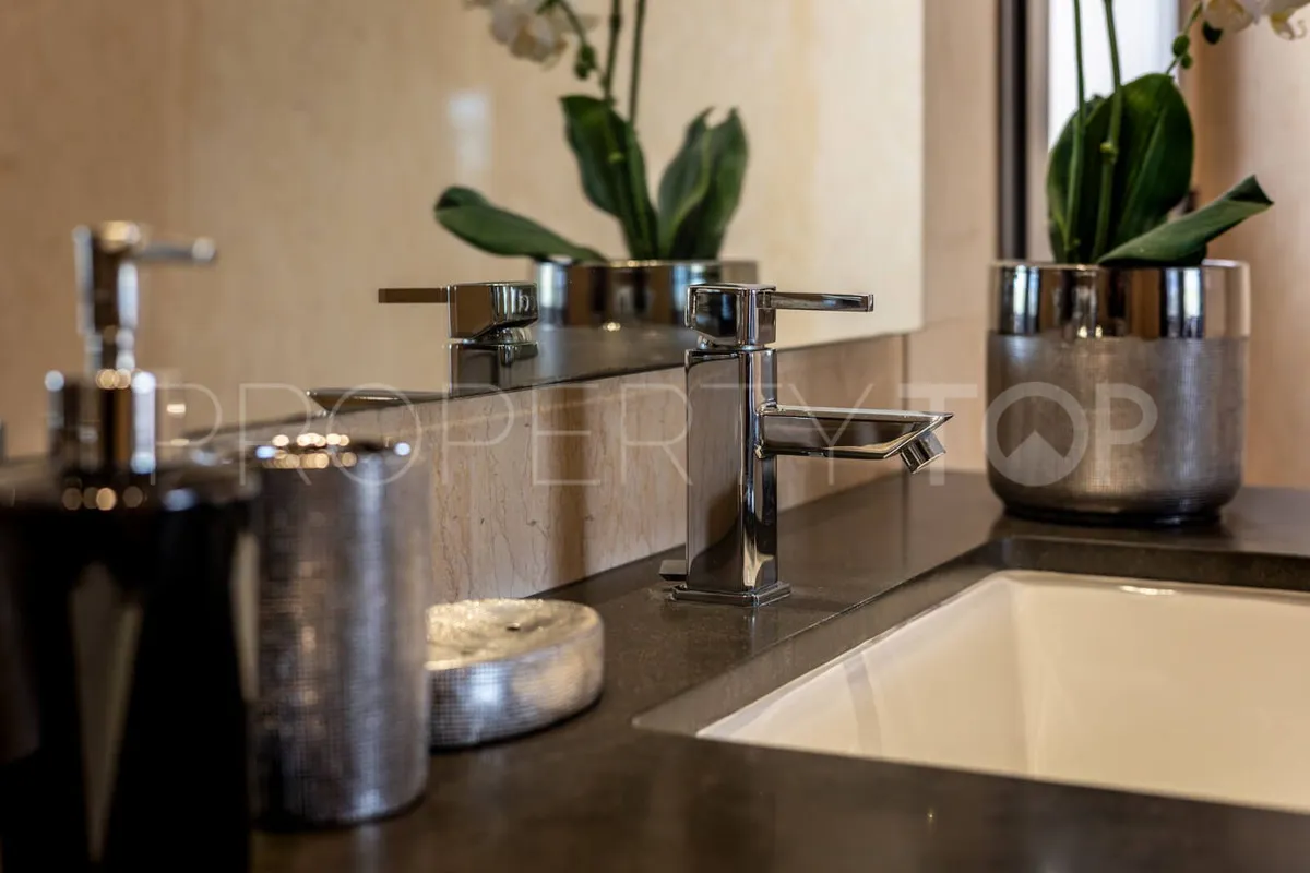 For sale Benahavis 3 bedrooms ground floor apartment