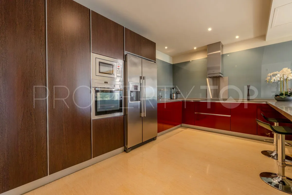 For sale Benahavis 3 bedrooms ground floor apartment