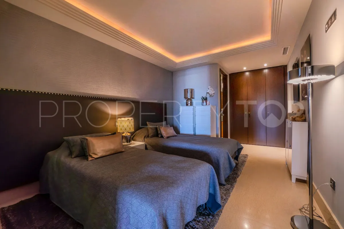 For sale Benahavis 3 bedrooms ground floor apartment