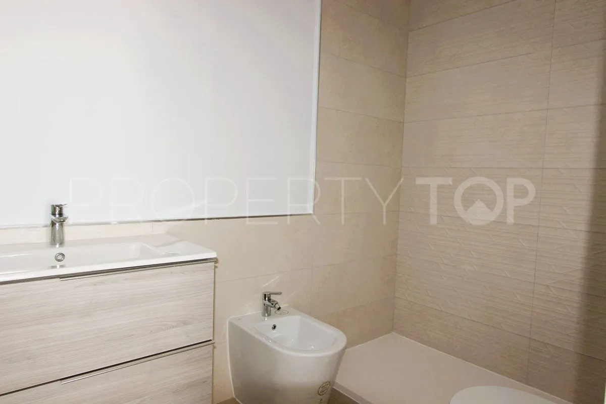 Apartamento en venta con 2 dormitorios en Estepona