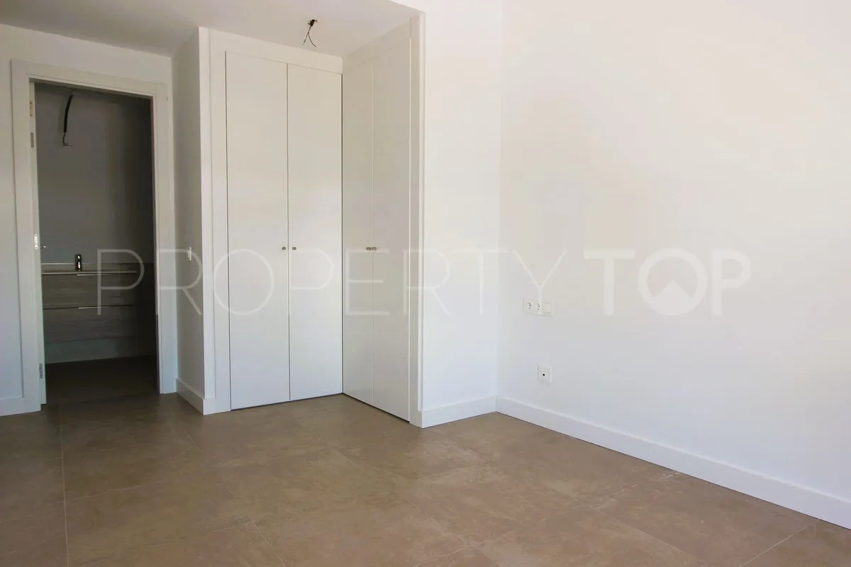 Apartamento en venta con 2 dormitorios en Estepona