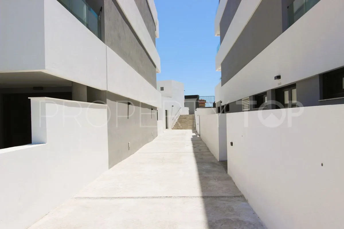 Apartamento en venta con 2 dormitorios en Estepona