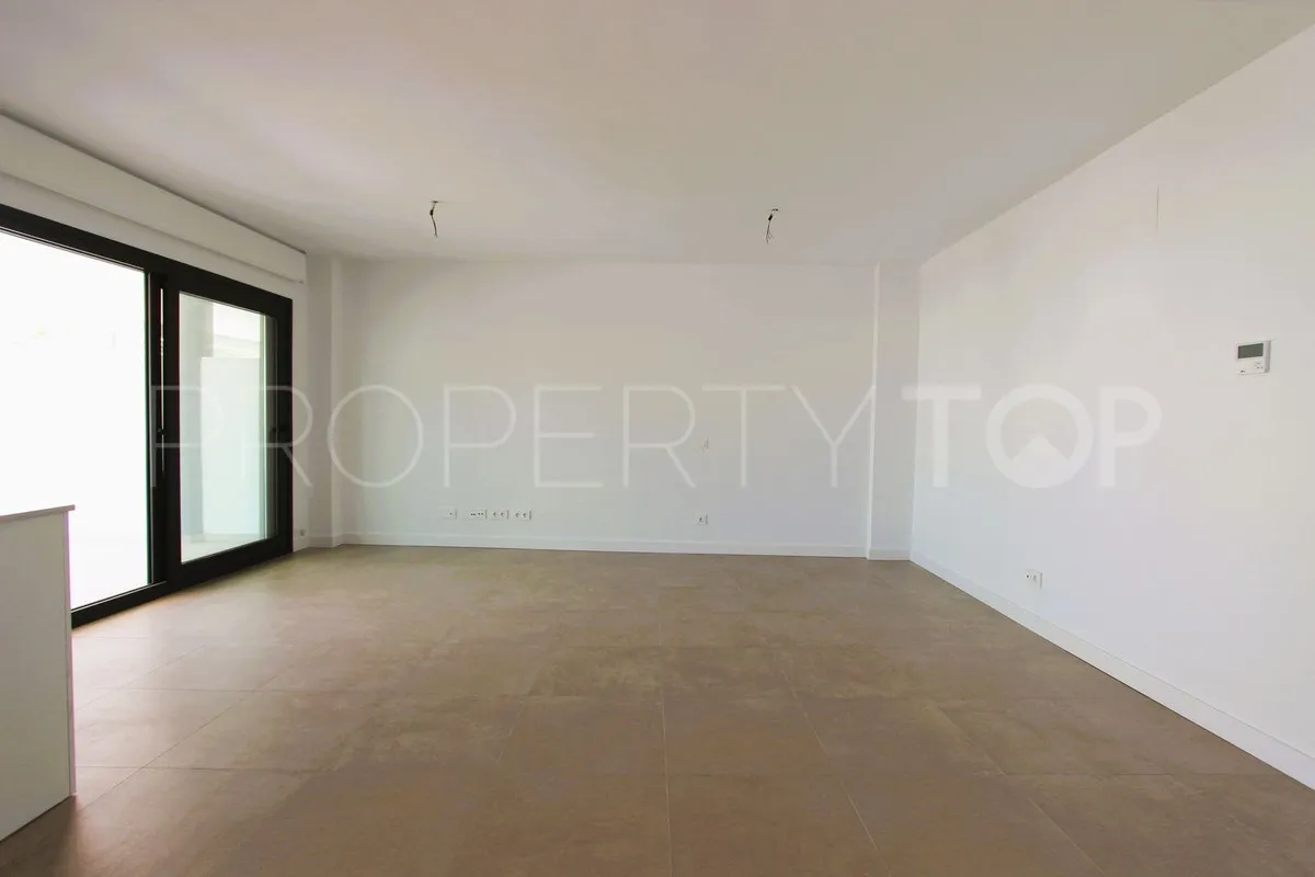 Apartamento en venta con 2 dormitorios en Estepona