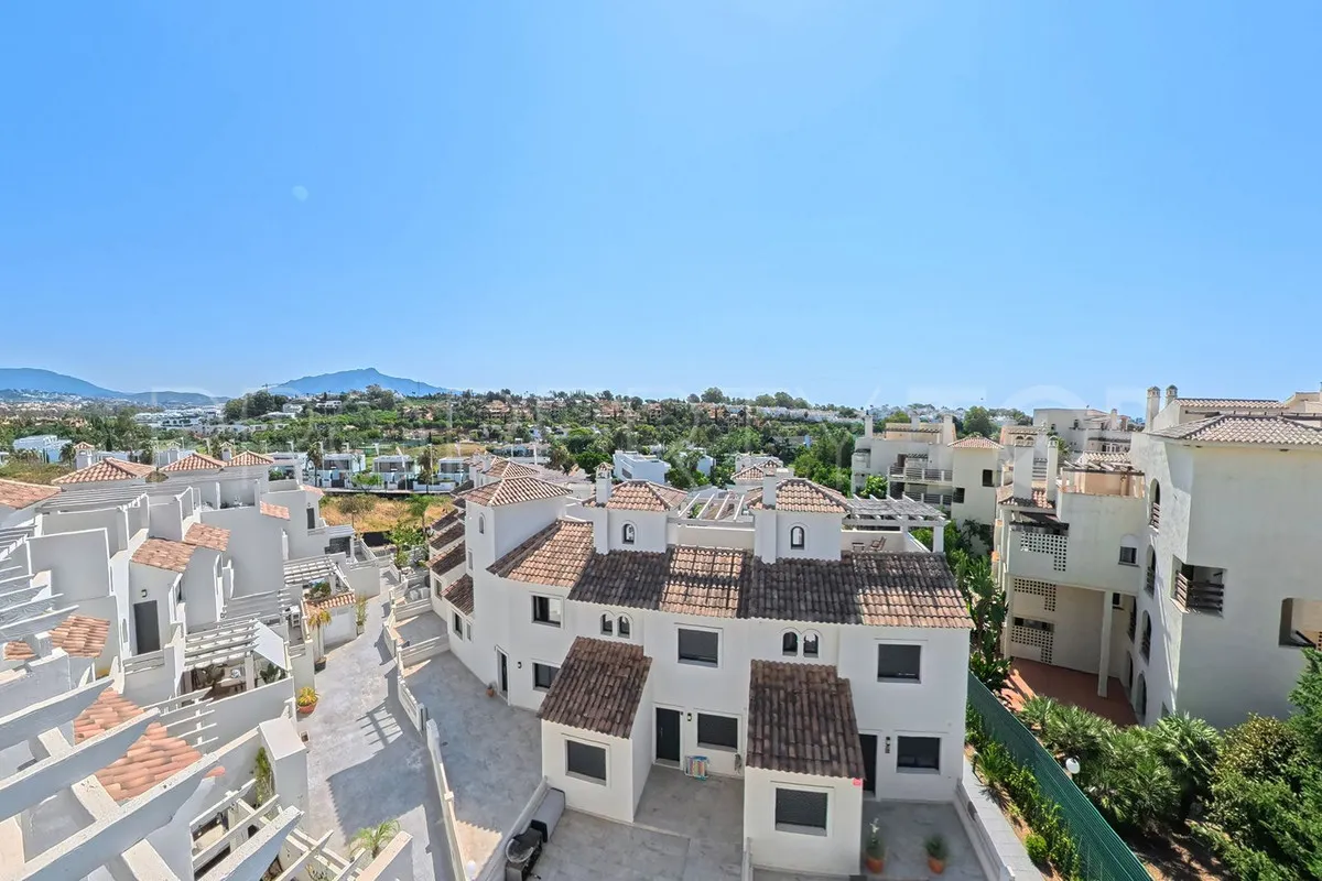 3 bedrooms Estepona town house for sale