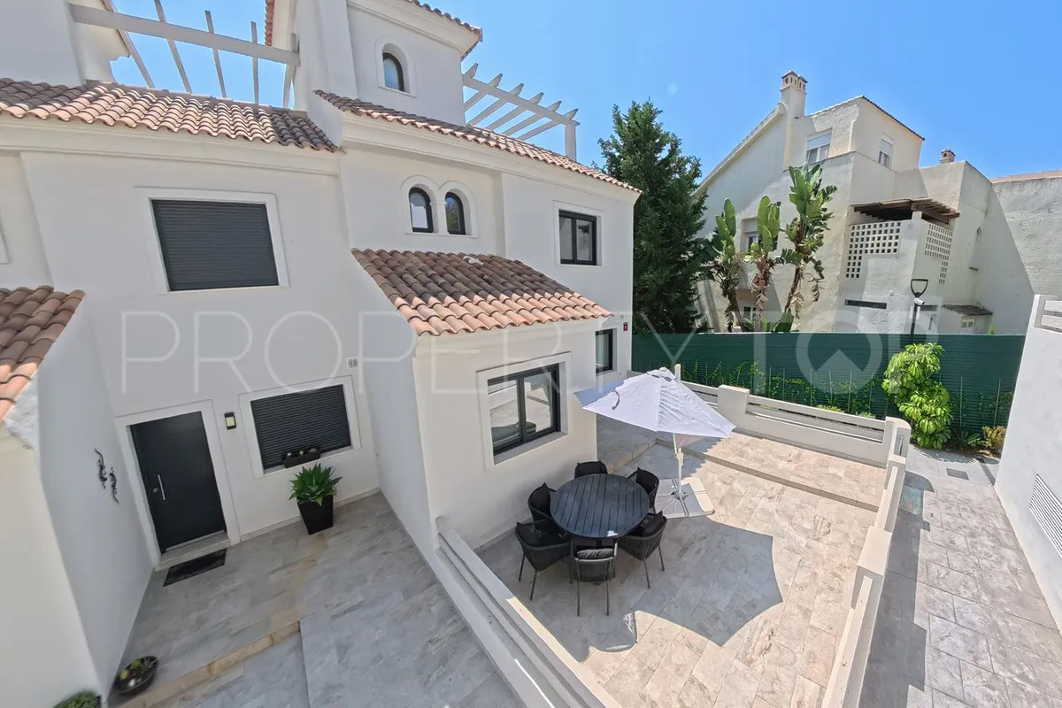 3 bedrooms Estepona town house for sale