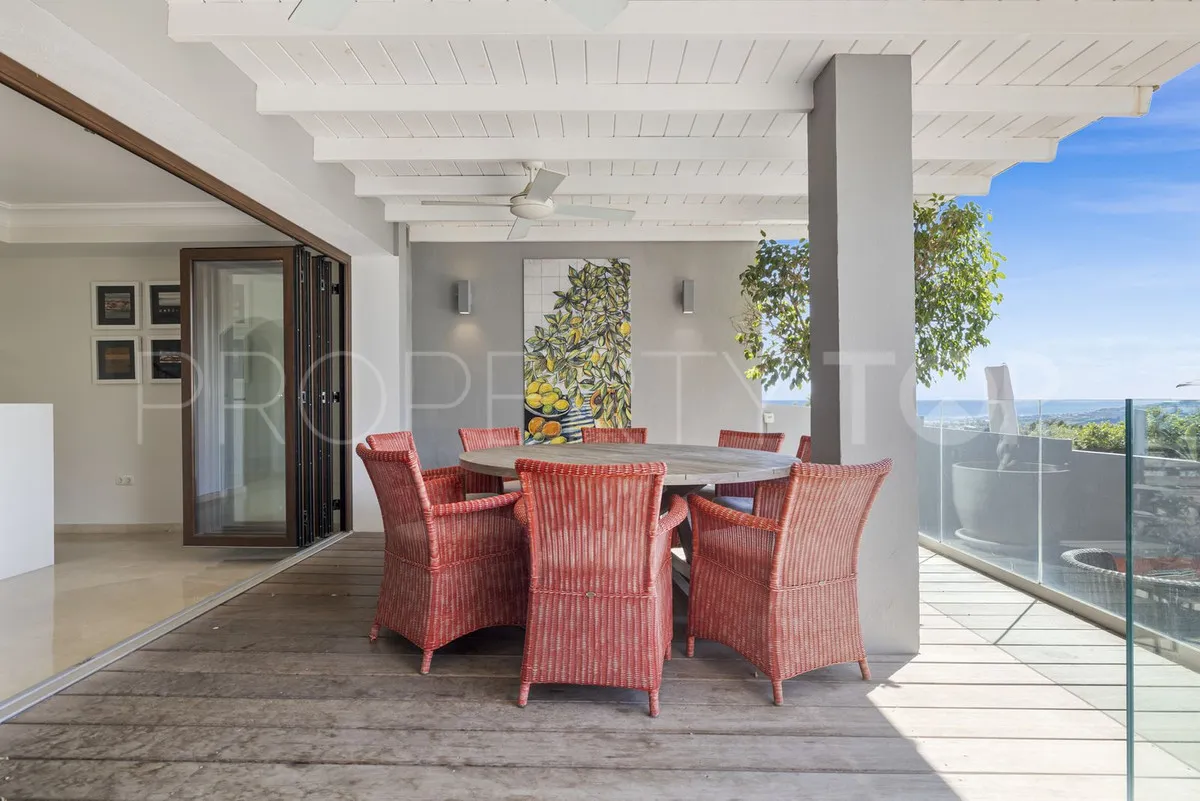 Town house for sale in Benahavis with 5 bedrooms