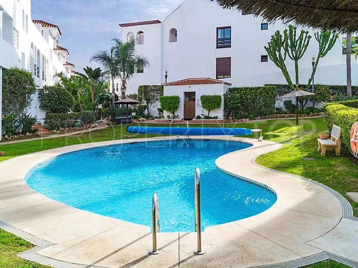 Se vende apartamento planta baja en Aloha