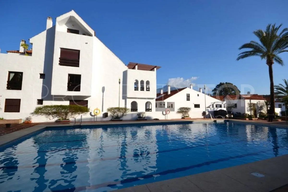 Se vende apartamento planta baja en Aloha