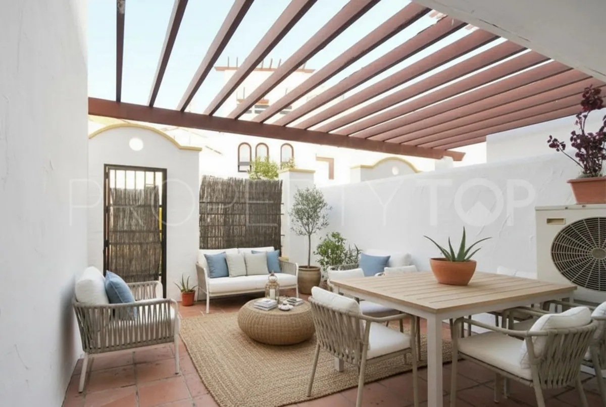 Se vende apartamento planta baja en Aloha