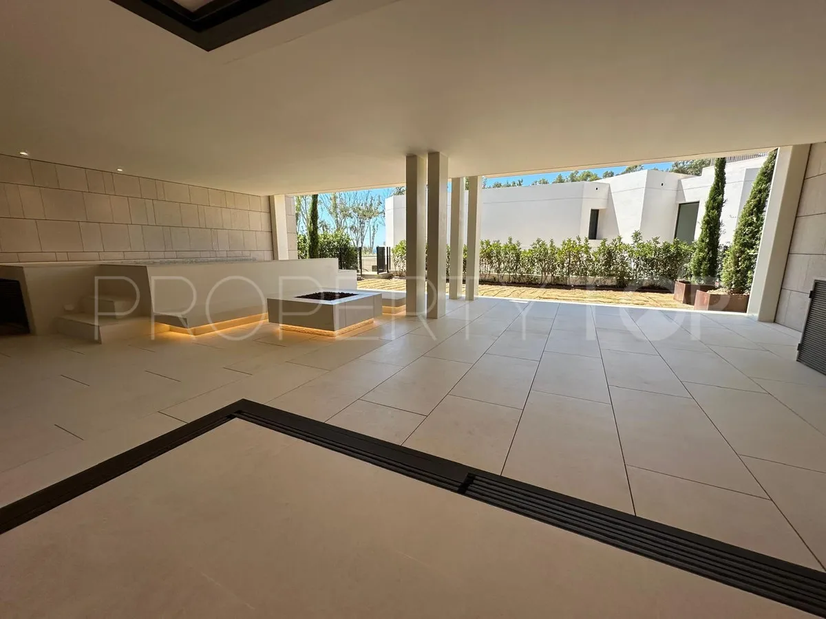 Se vende apartamento planta baja en Marbella Ciudad de 4 dormitorios